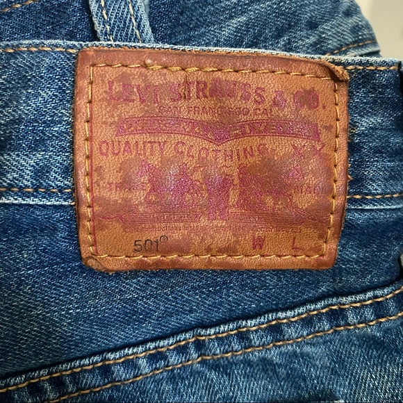 Levi’s 501 Cutoff Shorts - Picture 3 of 3
